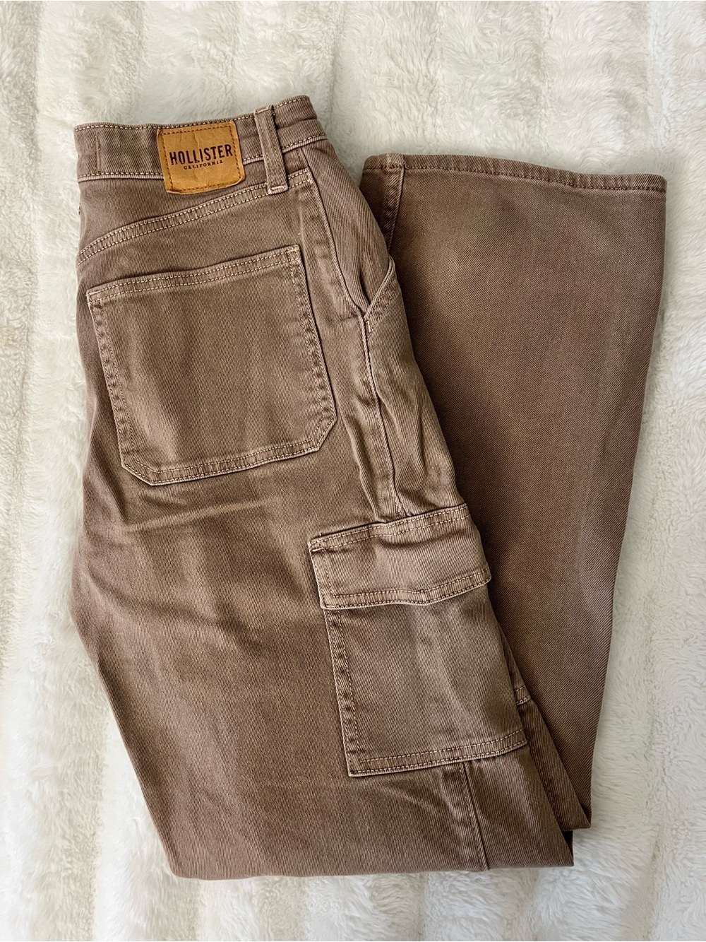 Hollister Women’s Brown Cargo Jeans